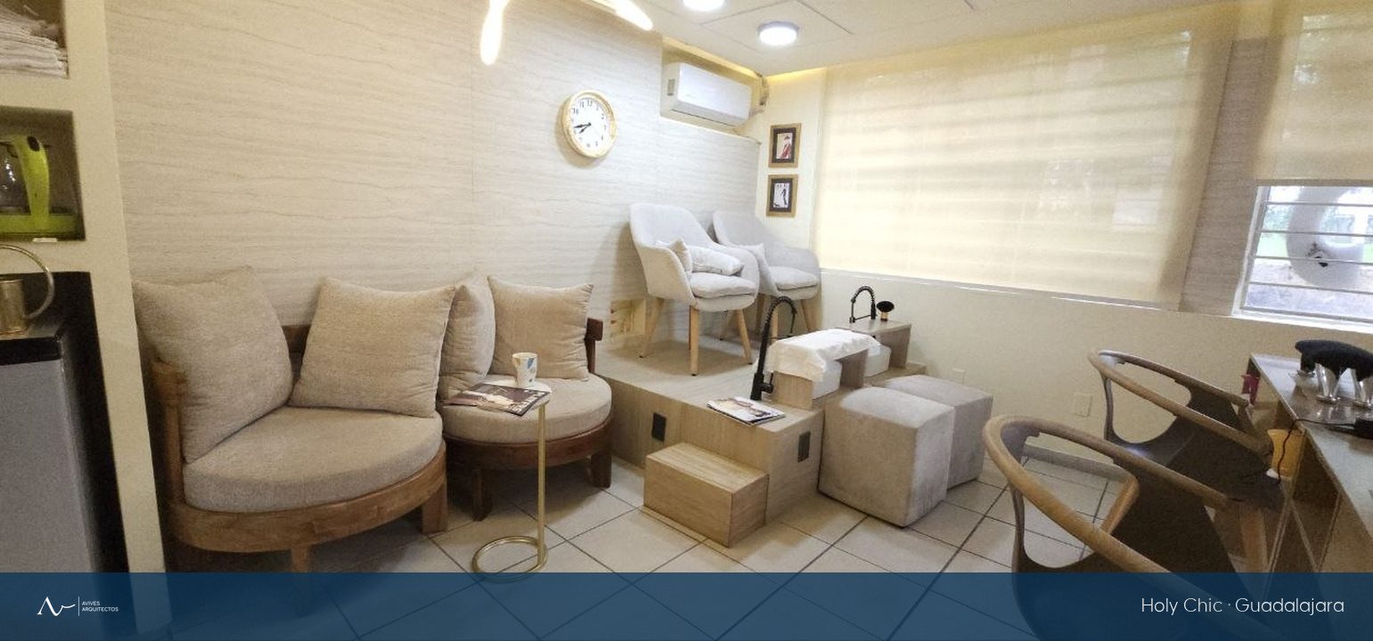 Sala de espera y área de pedicura del salón Holy Chic terminado, Guadalajara